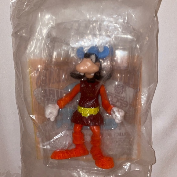 Mickey & Friends McDonald’s Happy Meal Epcot Center Goofy in Norway toy - Picture 4 of 6